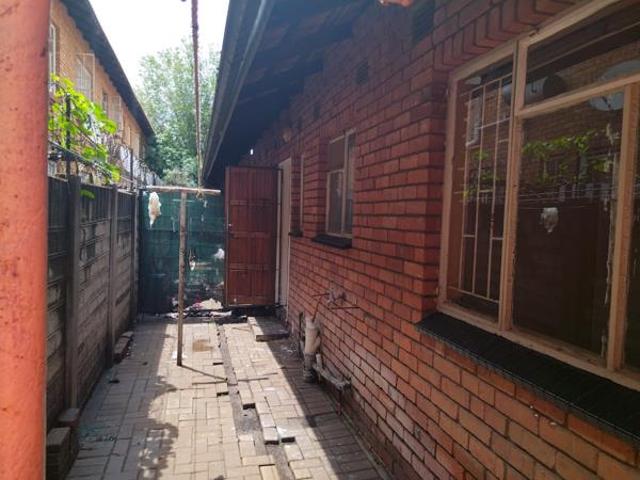 Apartment for sale in Tlhabane, North West