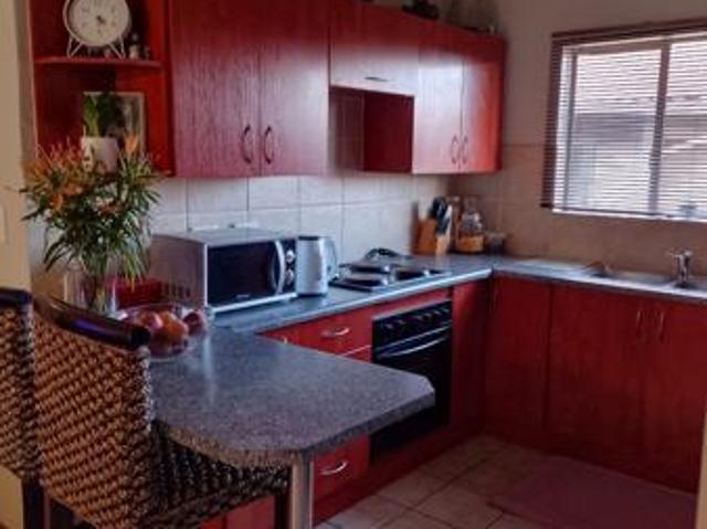 Apartment for rent in Airfield, City of Ekurhuleni Metropolitan Municipality