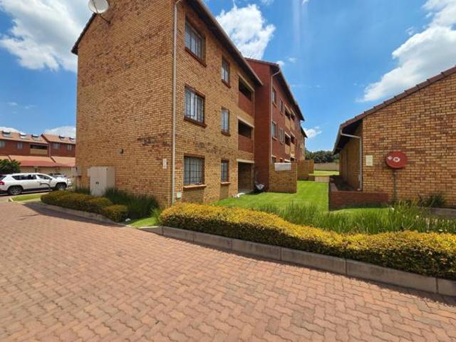 Apartment for sale in Vosloorus, Gauteng