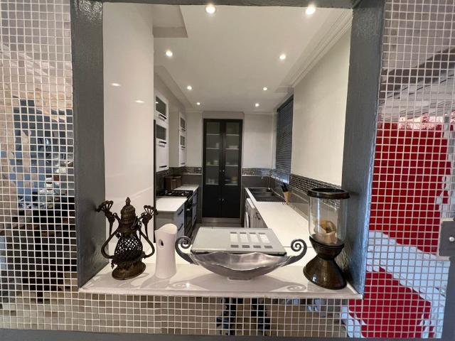Apartment for sale in Johannesburg, North & Sandton