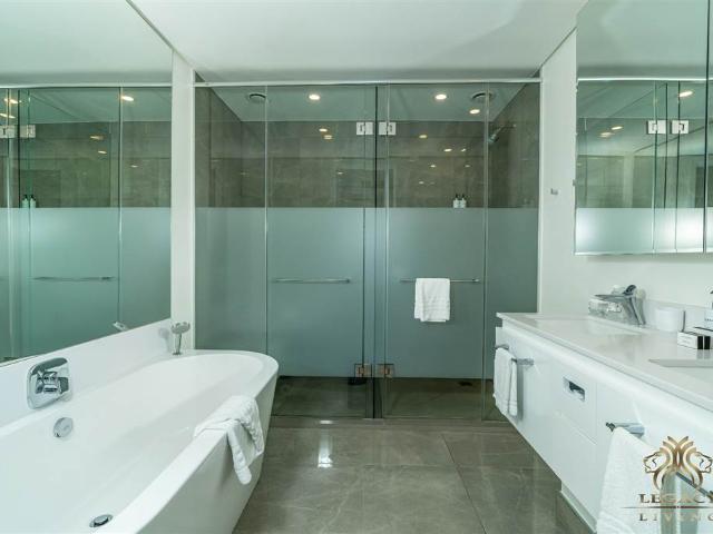 Apartment for sale in Johannesburg, North & Sandton