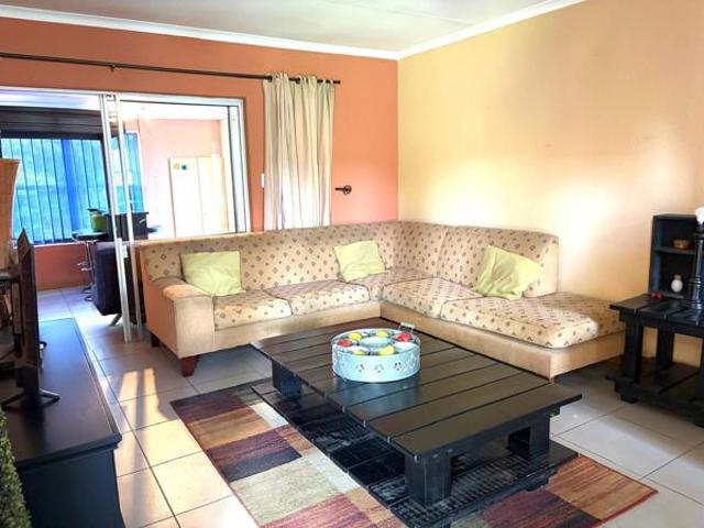Apartment for sale in Oranjeville, Free State