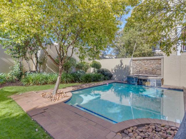Apartment for sale in Johannesburg, City of Johannesburg Metropolitan Municipality