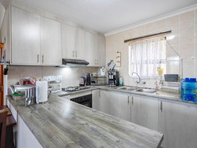 Apartment for sale in Cape Town, Western Cape