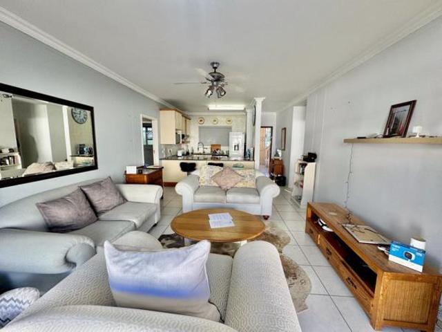 Apartment for sale in Port Shepstone, Hibiscus Coast Local Municipality