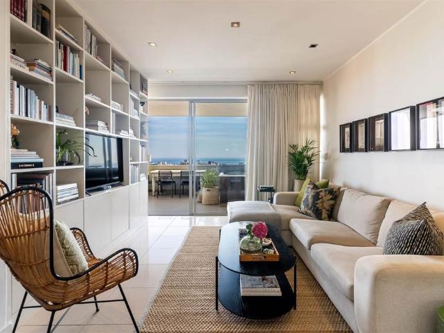 Apartment for sale in Cape Town, Atlantic Seaboard
