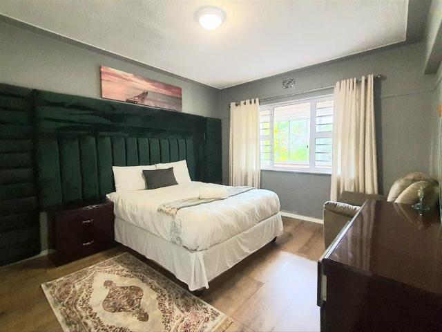 Apartment for sale in Cape Town, Atlantic Seaboard