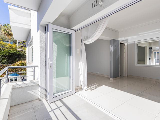 Apartment for rent in Sea Point, Cape Town