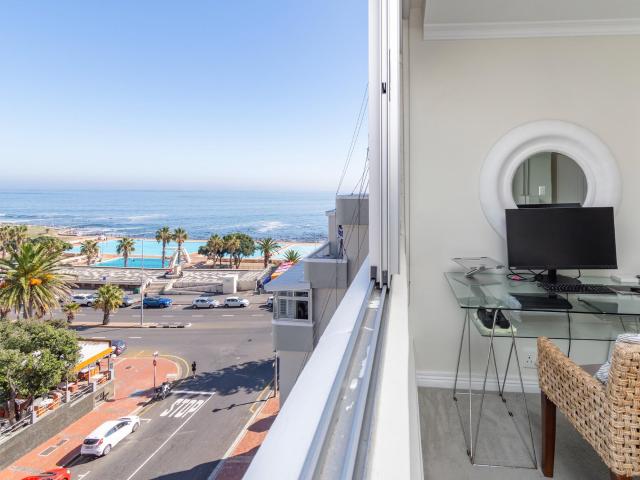 Apartment for rent in Sea Point, Cape Town