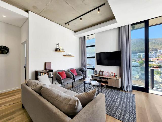 Apartment for sale in Cape Town, Atlantic Seaboard