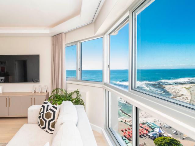 Apartment for rent in Sea Point, Cape Town