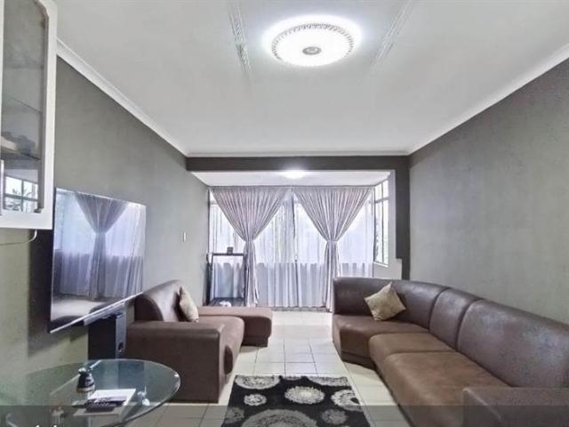 Apartment for sale in Seaview, Kwazulu-natal
