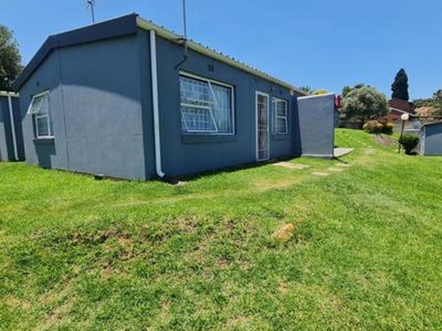 Townhouse for sale in Vosloorus, Gauteng