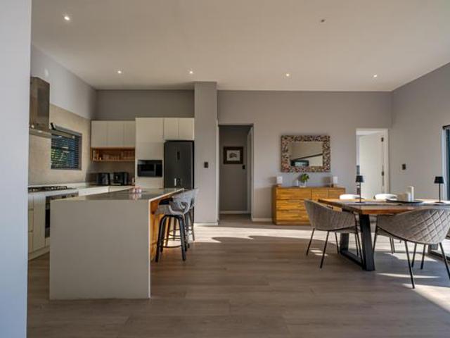 Apartment for sale in Princess Grant, Kwazulu-natal