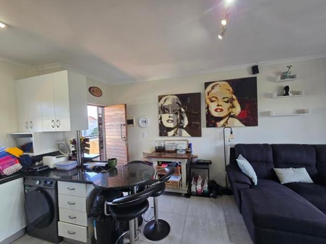 Apartment for sale in Princess Grant, Kwazulu-natal