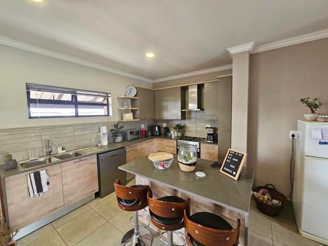 Apartment for rent in Waterkloof, Gauteng