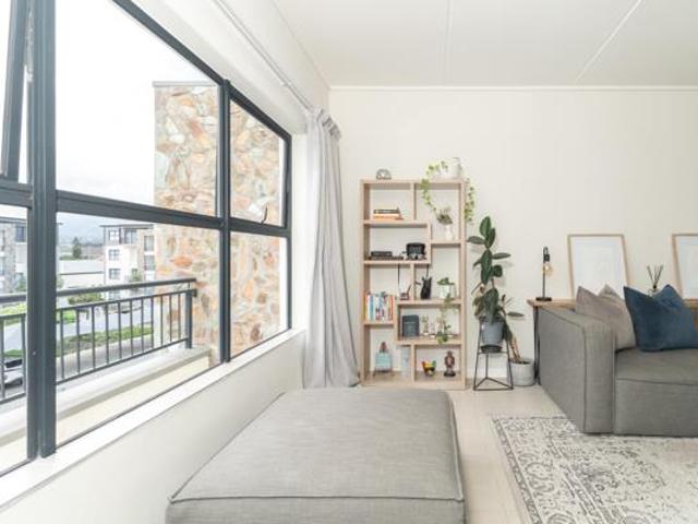Apartment for sale in Cape Town, Western Cape