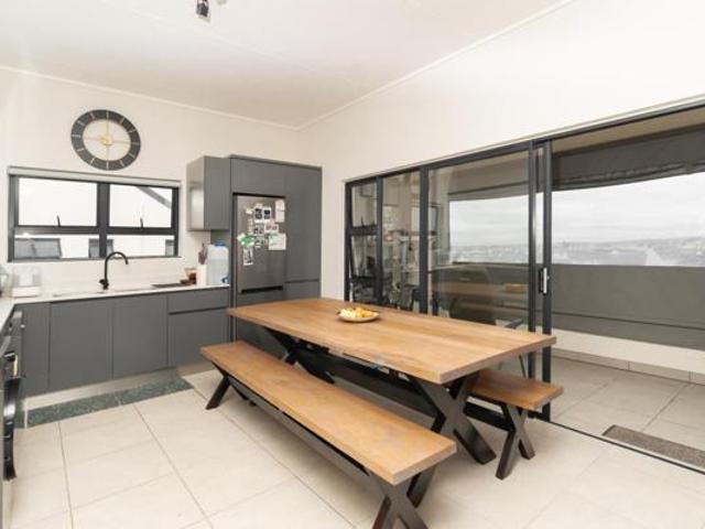 Apartment for sale in Cape Town, Western Cape