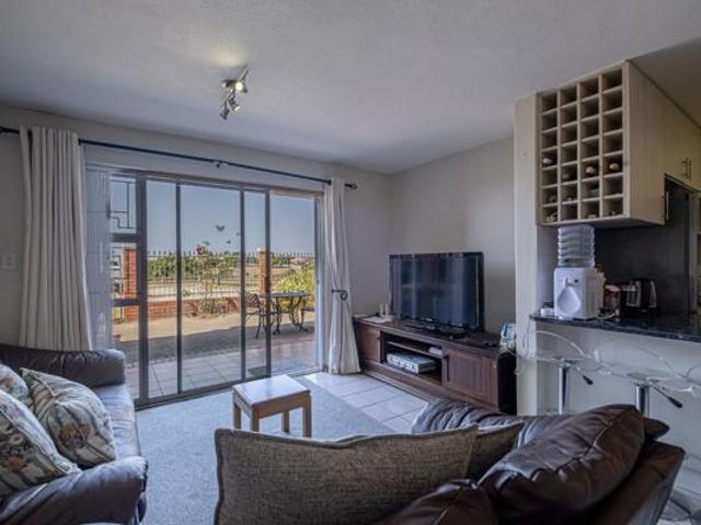 Apartment for sale in Port Elizabeth, Eastern Cape