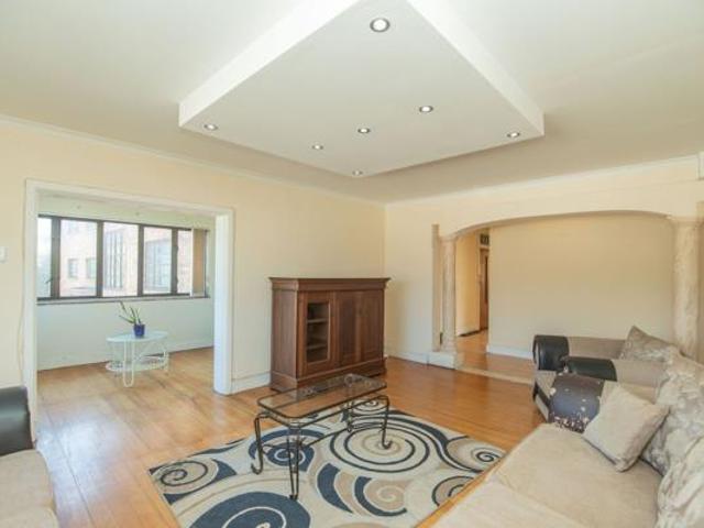 Apartment for sale in Port Elizabeth, Eastern Cape