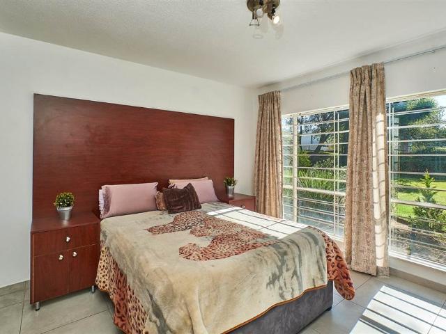 Apartment for sale in Vosloorus, Gauteng