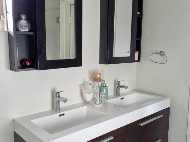 Apartment for sale in Johannesburg, North & Sandton