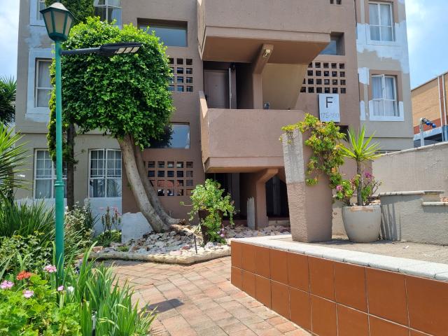 Apartment for sale in Vosloorus, Gauteng