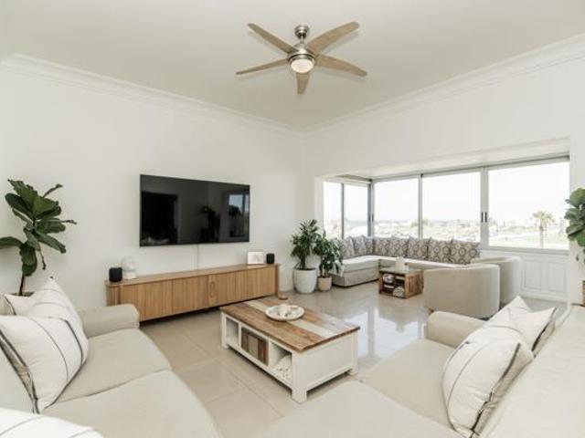 Apartment for sale in Nelson Mandela Bay Ward 18, Nelson Mandela Bay Metropolitan Municipality