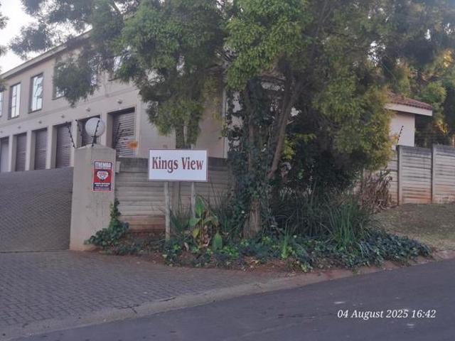 Apartment for sale in Newcastle Local Municipality, Amajuba District Municipality