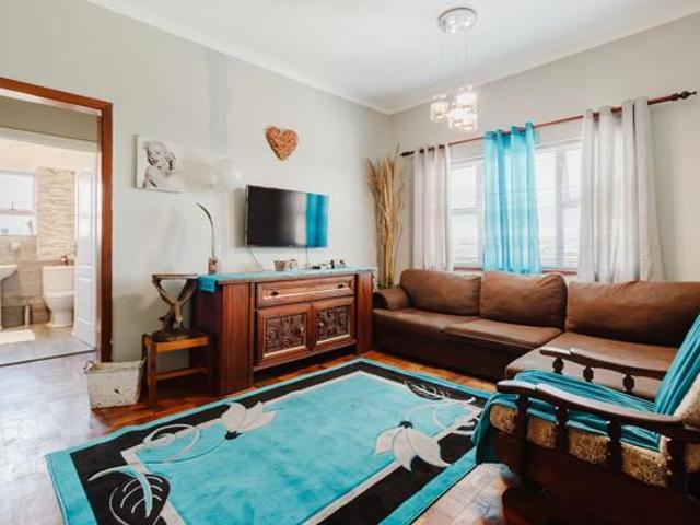 Apartment for sale in Nelson Mandela Bay Ward 18, Nelson Mandela Bay Metropolitan Municipality