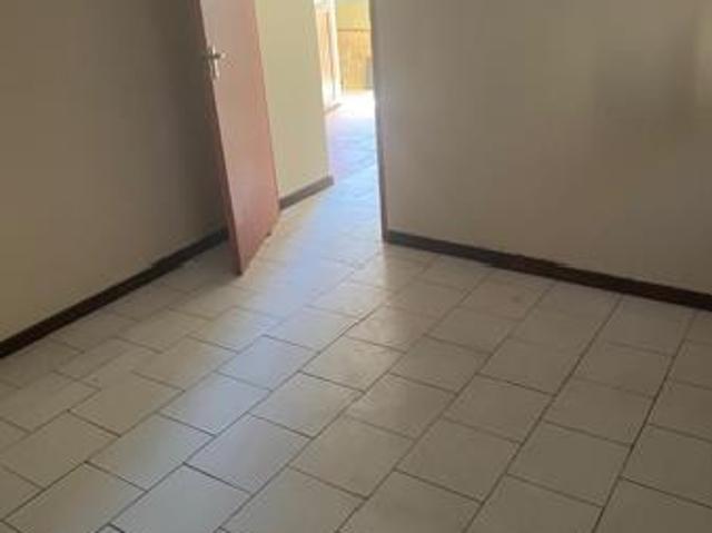 Apartment for rent in Seaview, Kwazulu-natal