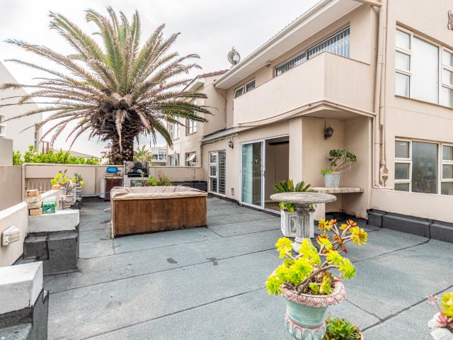 Apartment for sale in Cape Town, Western Cape