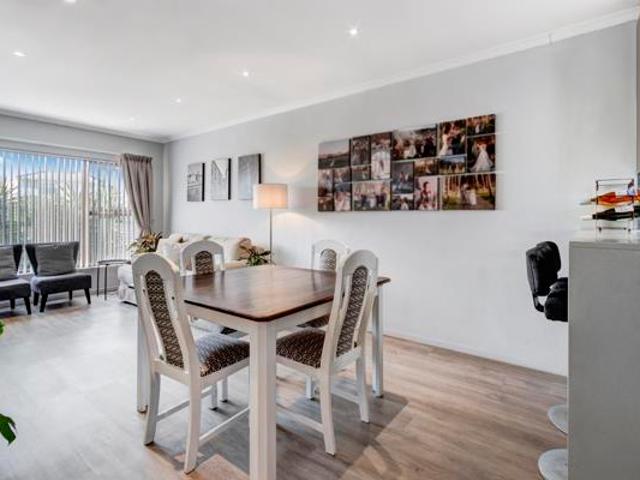 Apartment for sale in Cape Town, Western Cape