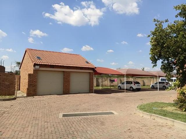 Apartment for rent in Waterkloof, Gauteng