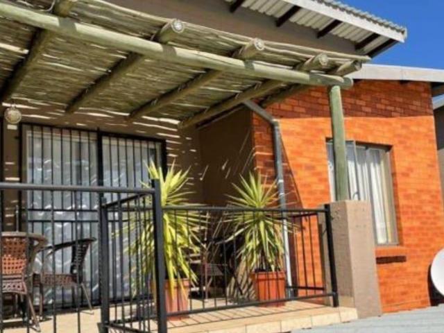 Apartment for sale in Akasia, Gauteng