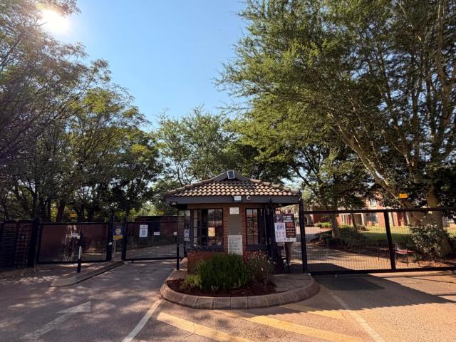 Apartment for sale in Akasia, Gauteng