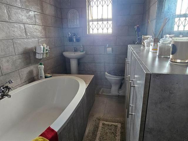 Apartment for sale in Sedibeng, Gauteng