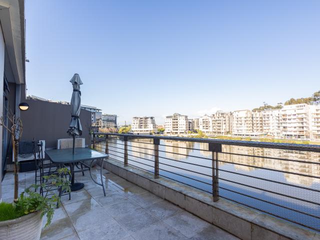 Apartment for sale in Cape Town, Western Cape