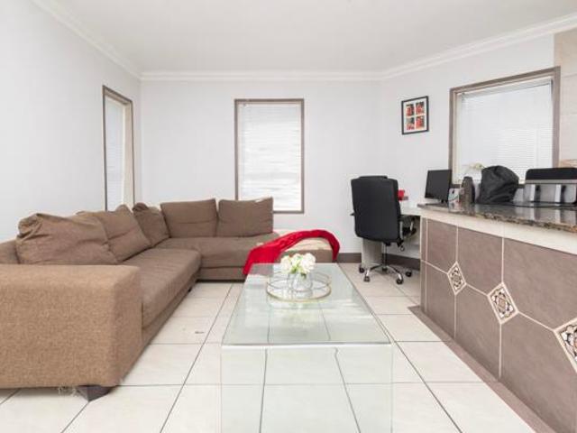 Apartment for rent in Cape Town, City of Cape Town
