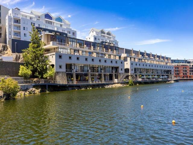 Apartment for sale in Cape Town, Northern Suburbs