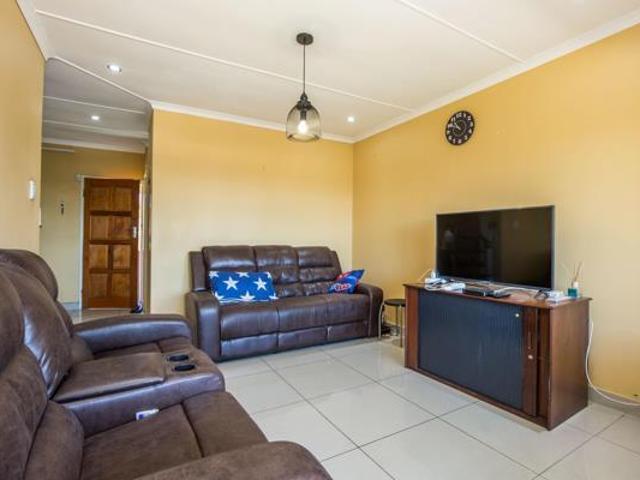 Apartment for rent in Seaview, Kwazulu-natal