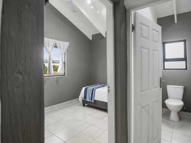 Apartment for rent in Princess Grant, Kwazulu-natal