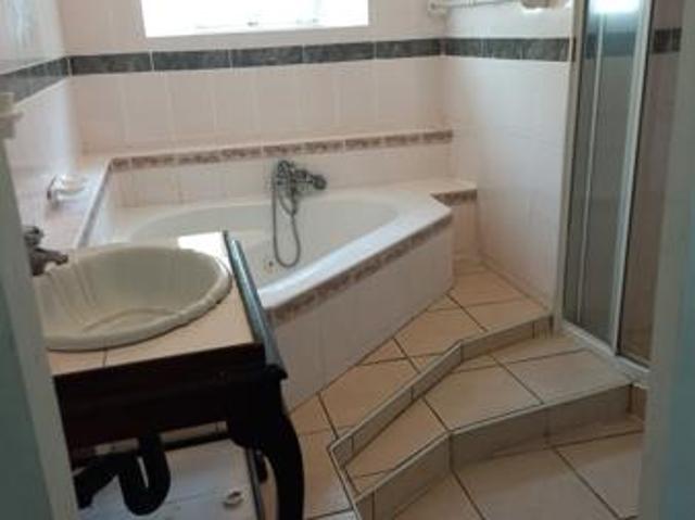 Apartment for rent in Seaview, Kwazulu-natal