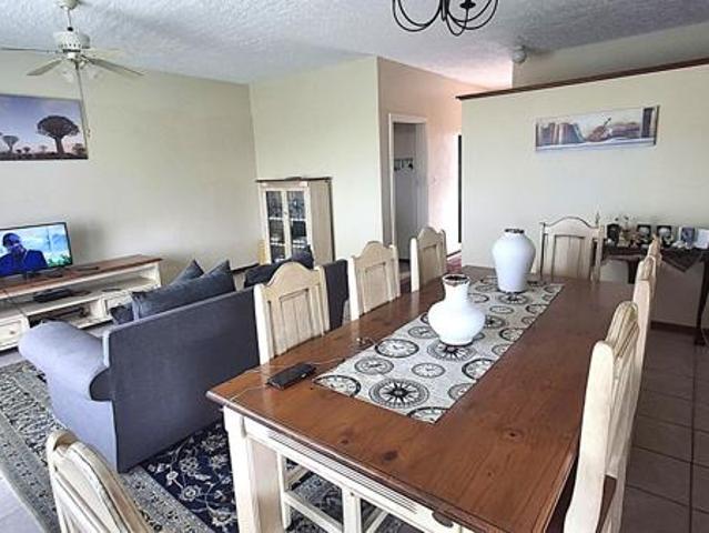 Apartment for sale in Port Shepstone, Hibiscus Coast Local Municipality