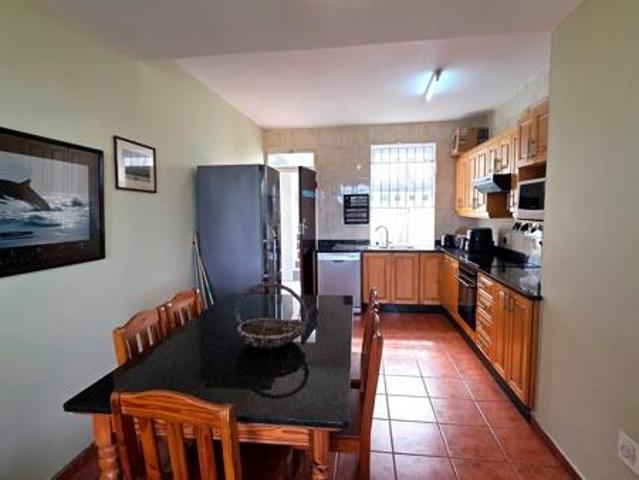 Apartment for sale in Margate, Hibiscus Coast Local Municipality