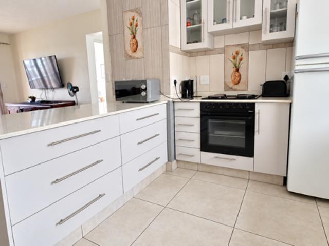 Apartment for sale in Margate, Hibiscus Coast Local Municipality