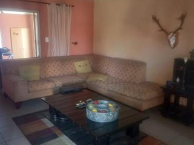 Apartment for sale in Sasolburg, Metsimaholo Local Municipality