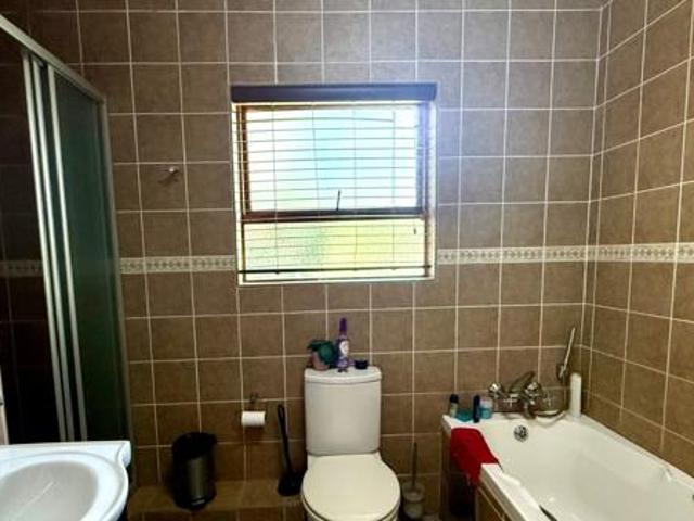 Apartment for sale in Oranjeville, Free State