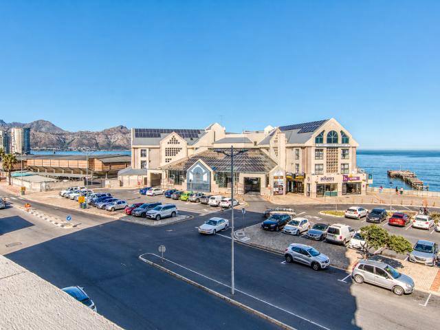 Apartment for sale in Strand, Western Cape