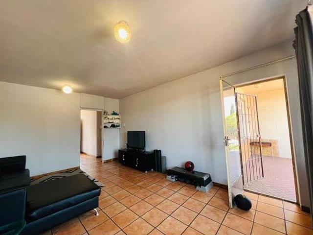 Apartment for sale in Vanderbijlpark, Emfuleni Local Municipality